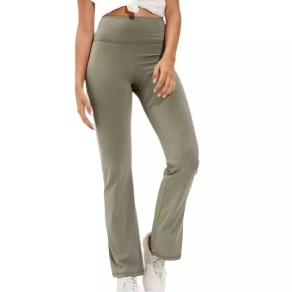 NWT American Eagle The Everything Flare Pant‎ Leggings in Olive Green Size M - Picture 1 of 5